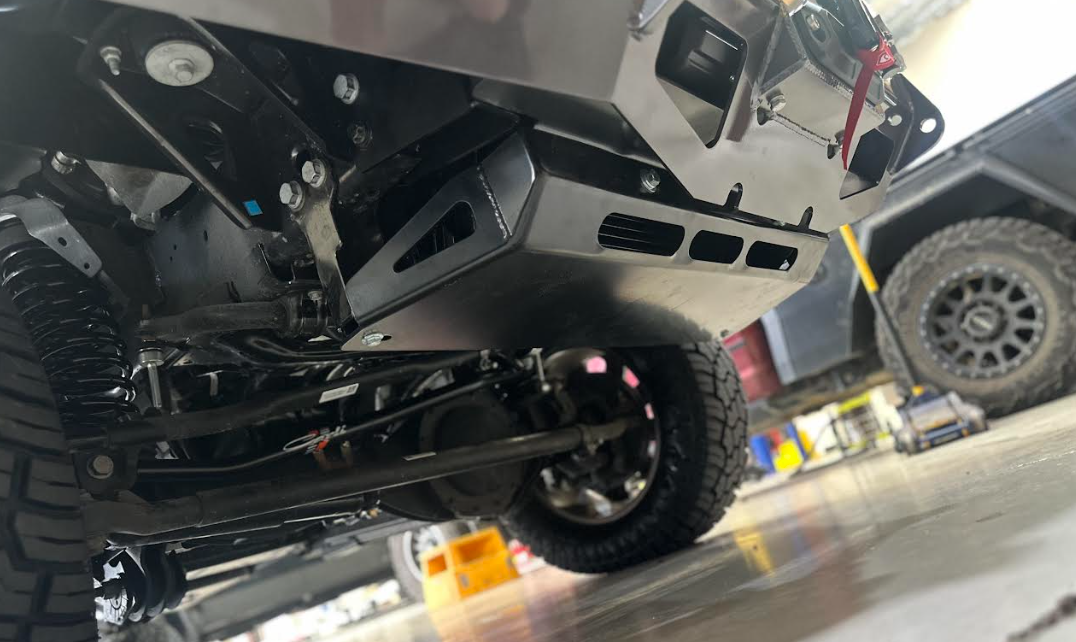 TRAIL READY UNDER BODY BASH PALTE 2019+ DJ2 RAM BULLBARS